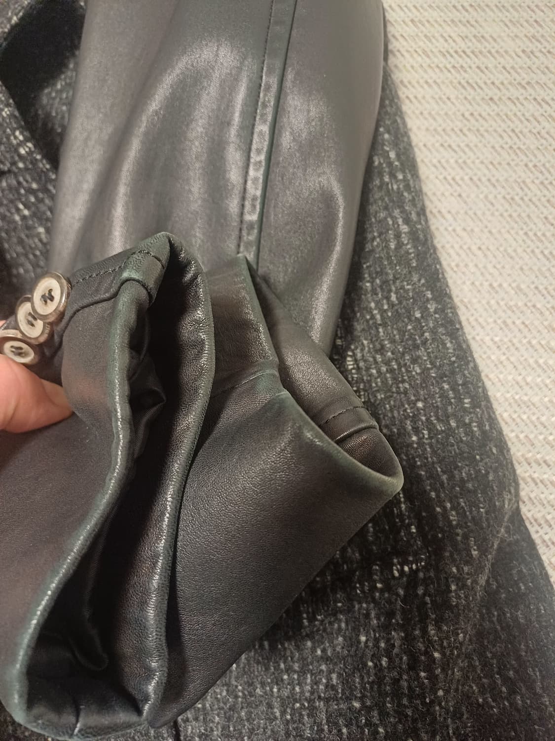 [명작/100] 솔리드옴므 13FW 리얼 양가죽 슬리브 배색 더블 피코트 상품이미지7