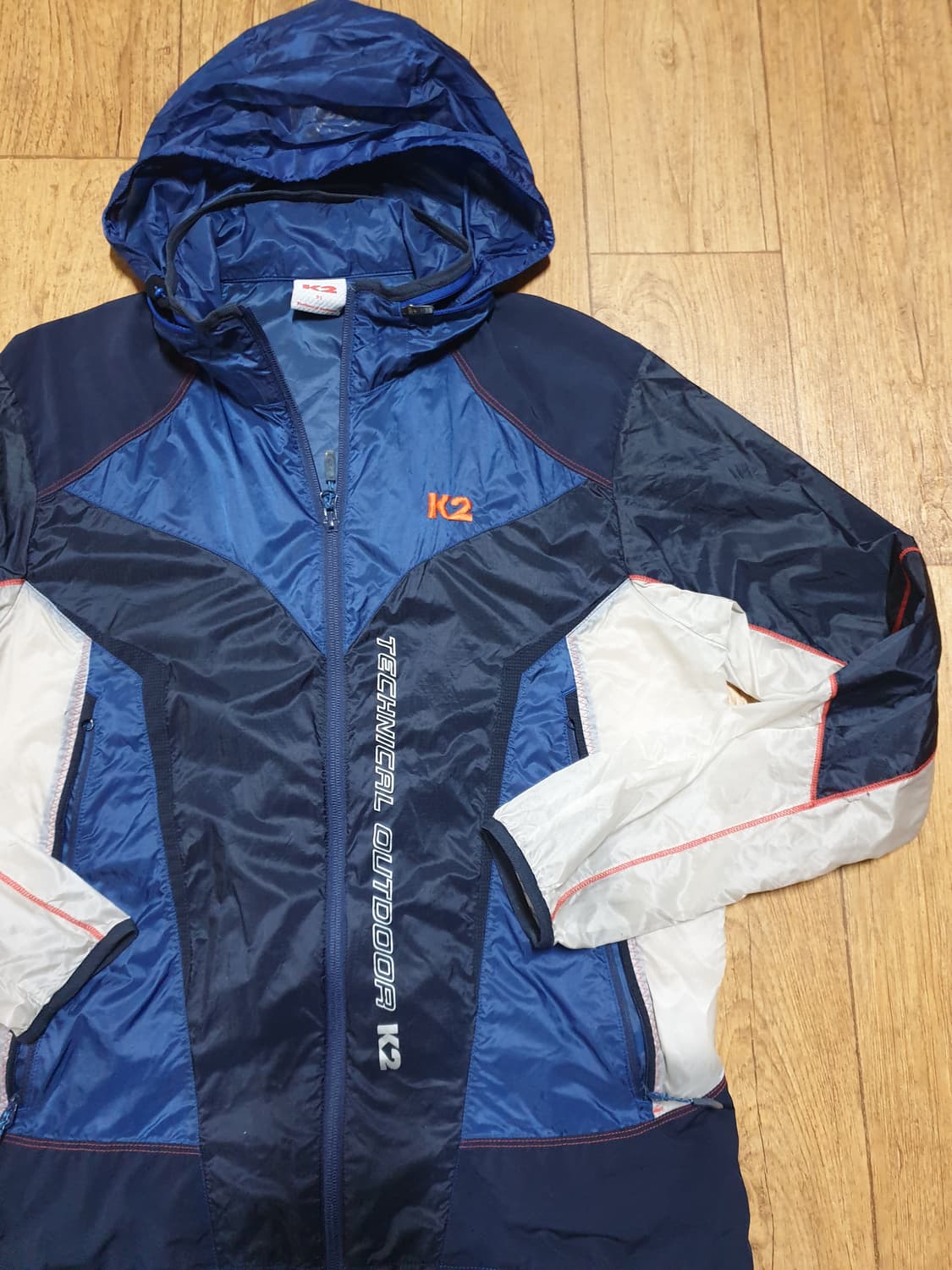 1209 k2 아웃도어 바람막이 95 사이즈입니다 상품이미지3