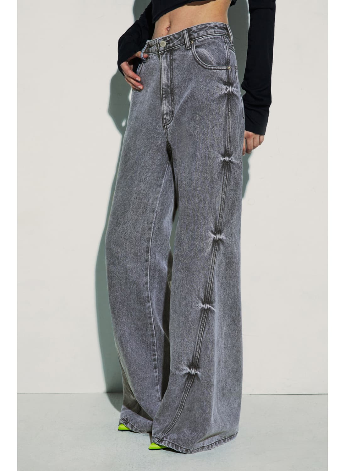 커렌트 미드 라이즈 워싱 진 그레이 상품이미지1