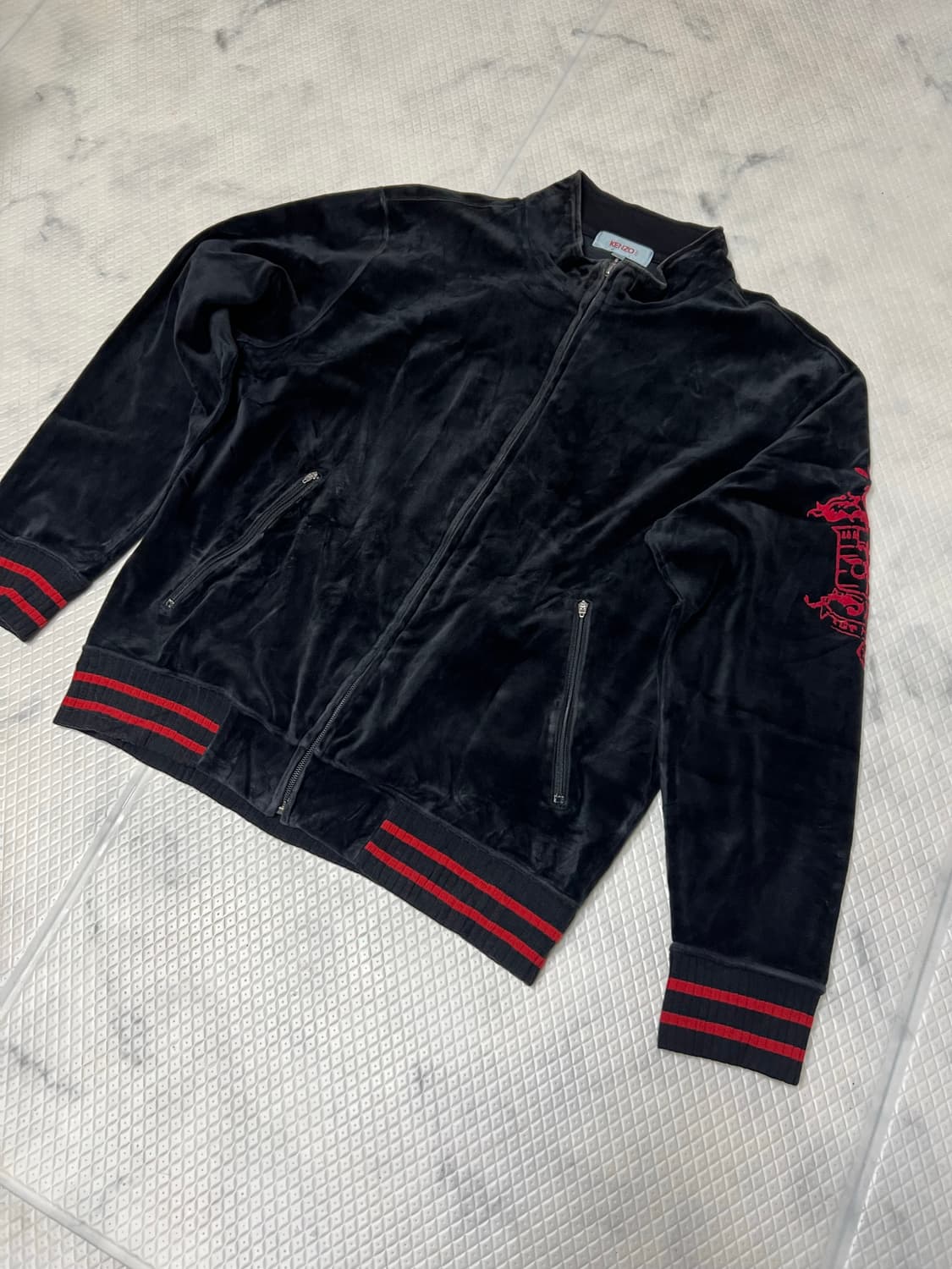 희귀템 | Y2K 겐조 블랙 벨루어 레드 자수 트랙탑 상품이미지1