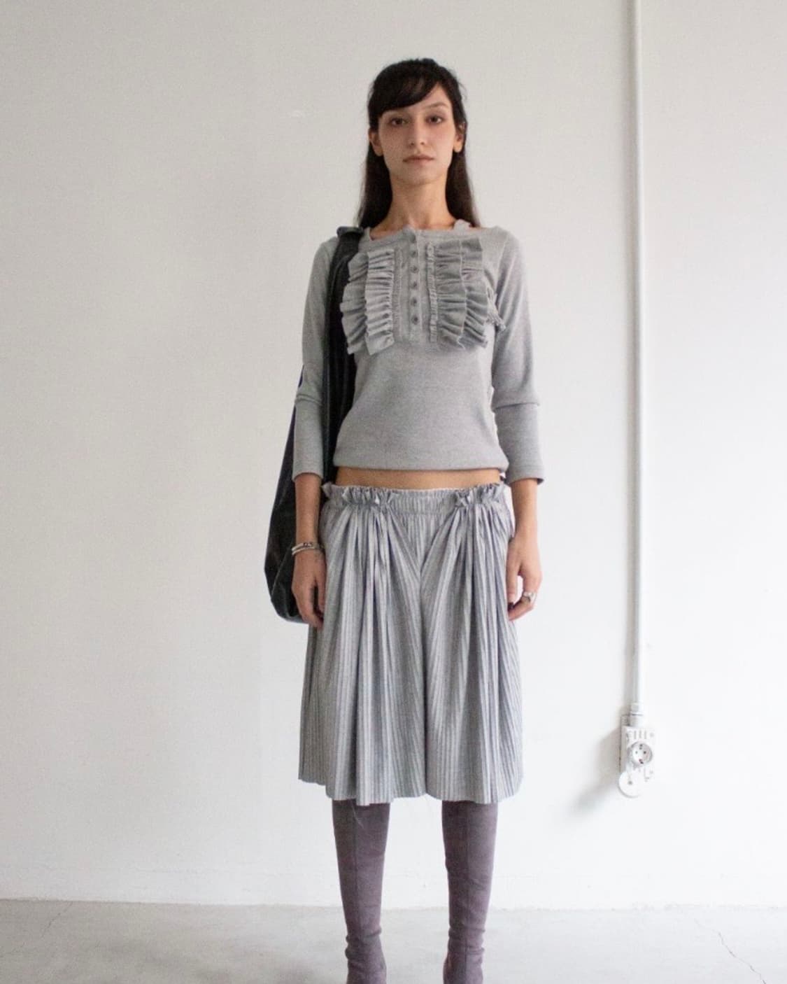 pauline 폴린느 러플 더블 롱슬리브 티 상품이미지1