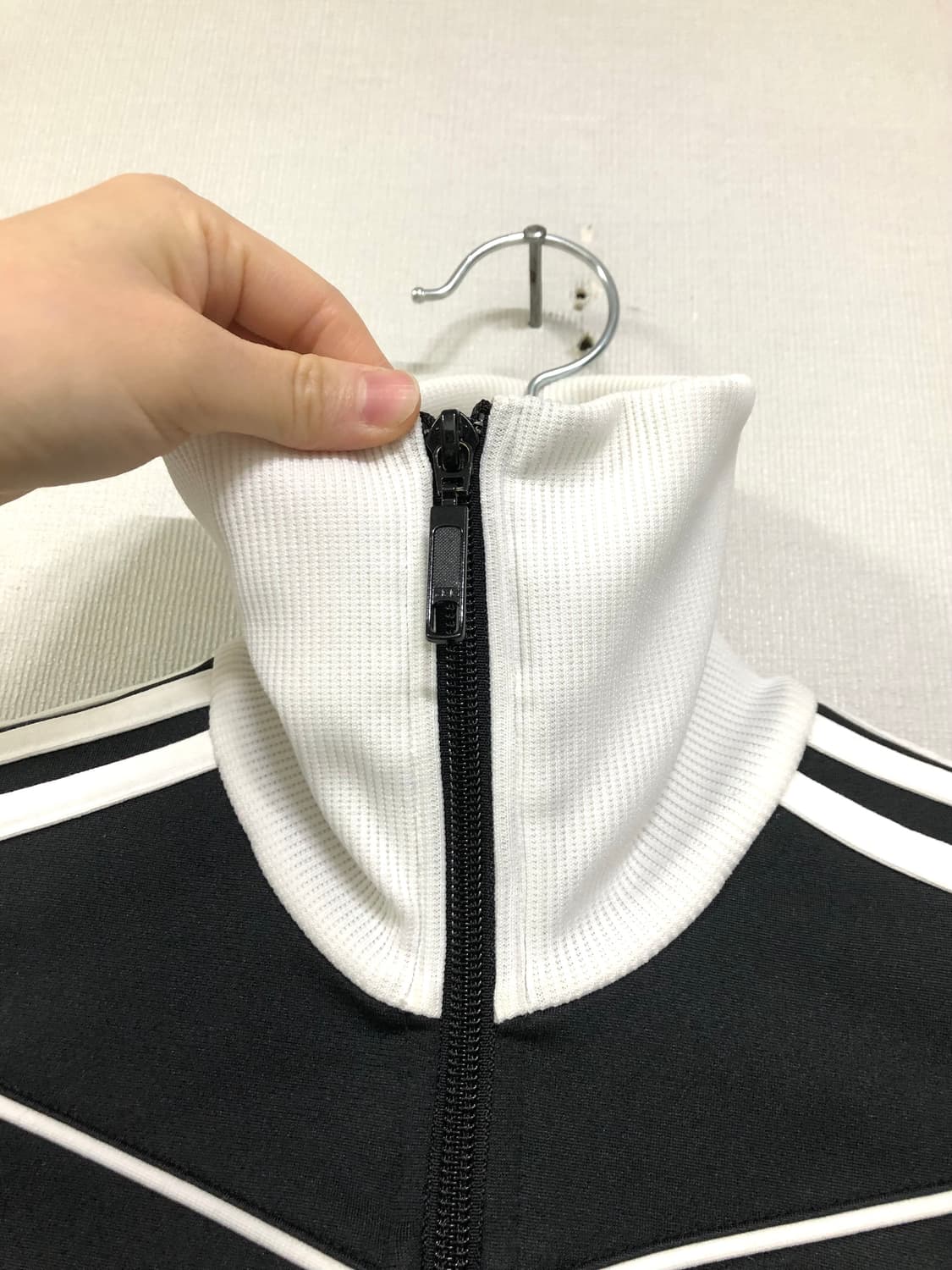 아디다스 셰브론 베켄바우어 여성 딱붙핏 트랙탑 져지 _ 블랙 XS 상품이미지3