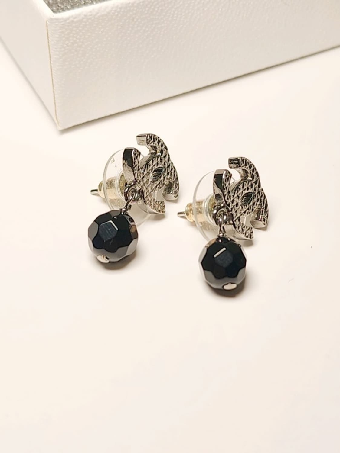 샤넬 CC로고 볼 드롭 귀걸이 상품이미지4