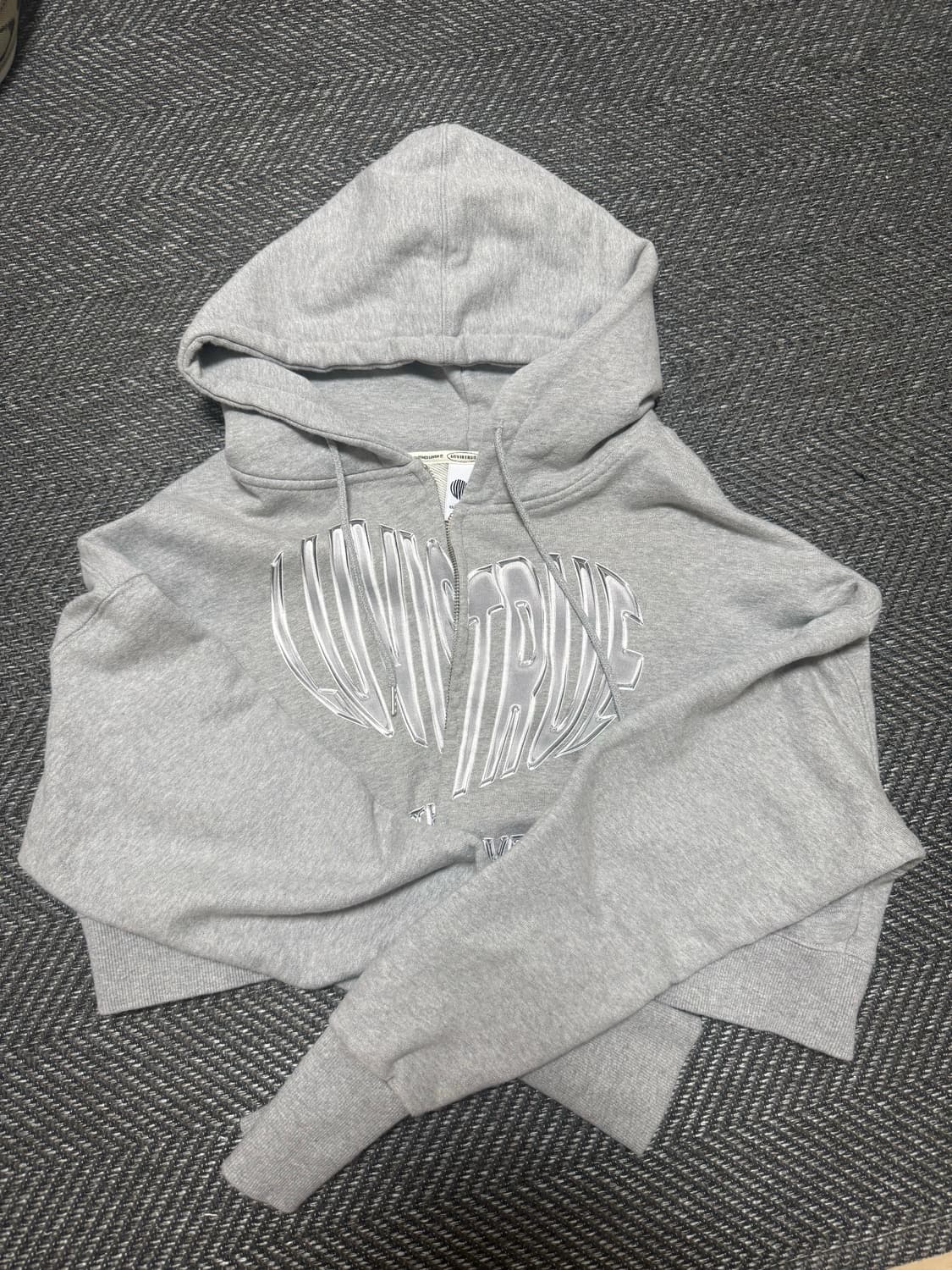 러브이즈트루 크롭 후드집업 상품이미지1