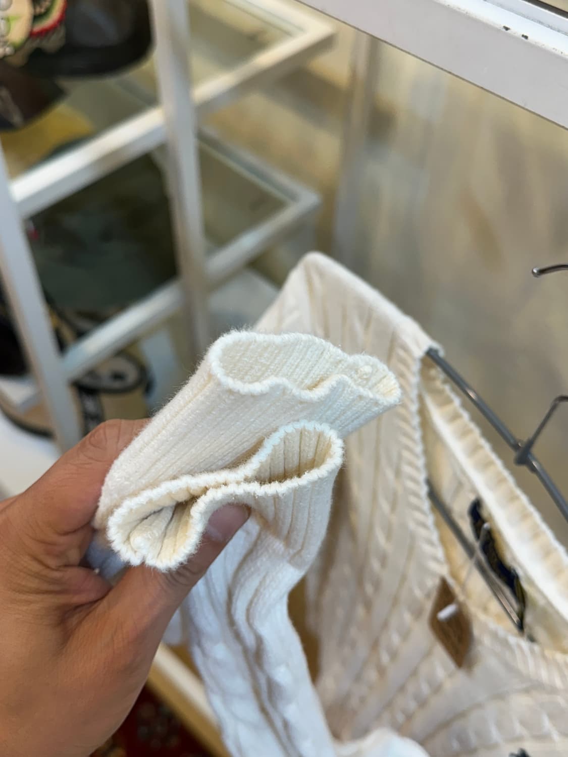 폴로 랄프로렌 케이블 니트 브이넥 스웨터 화이트 XS 상품이미지4