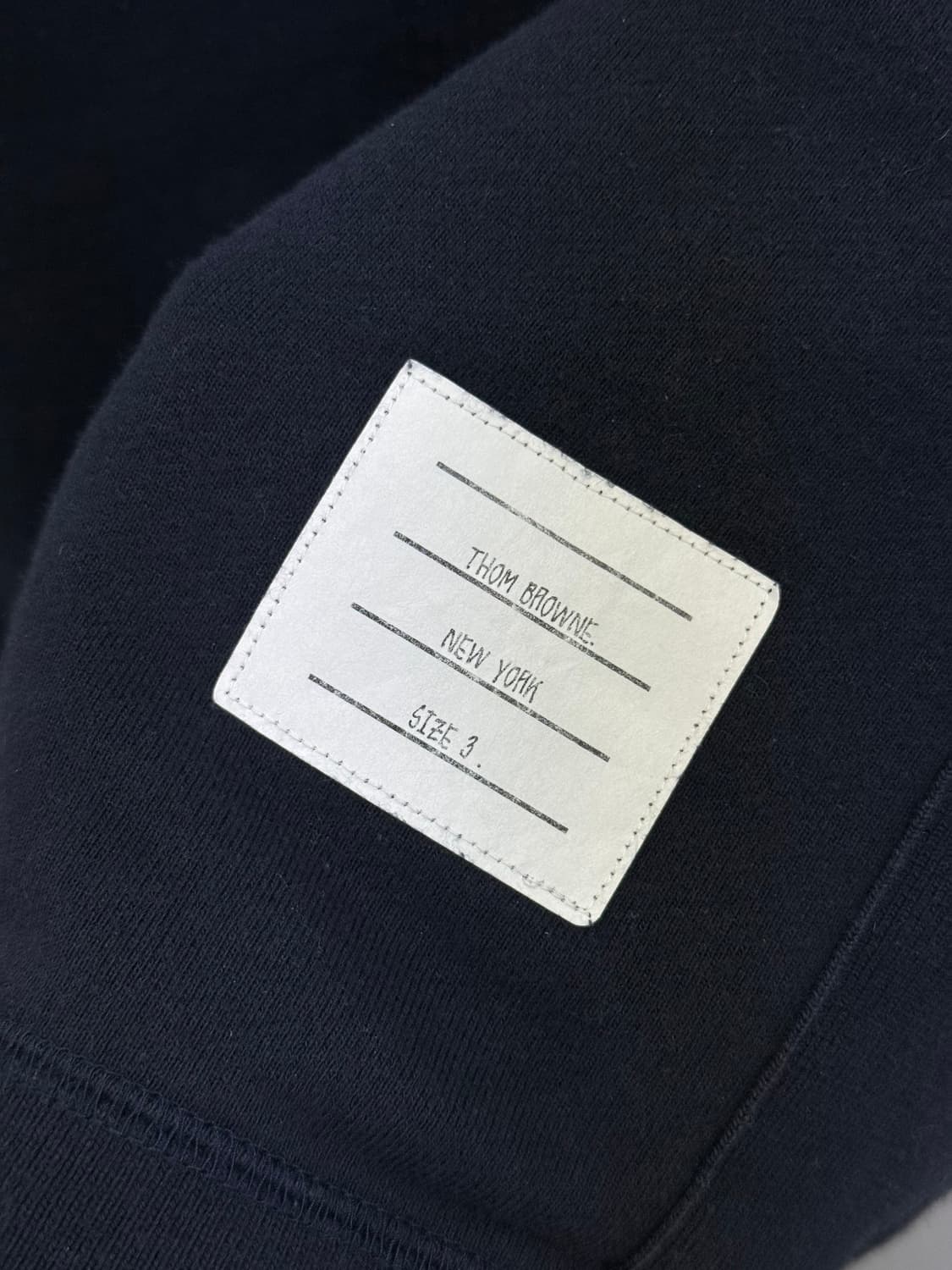 톰브라운 사선완장 맨투맨 3사이즈 상품이미지2