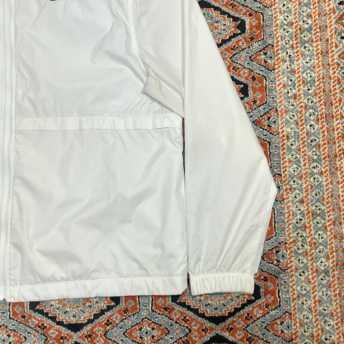 나이키 스펠로고 화이트 바람막이 점퍼 여성XL 상품이미지4