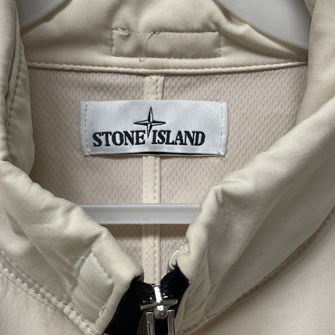 스톤아일랜드 라이트 소프트쉘 XXL 상품이미지2