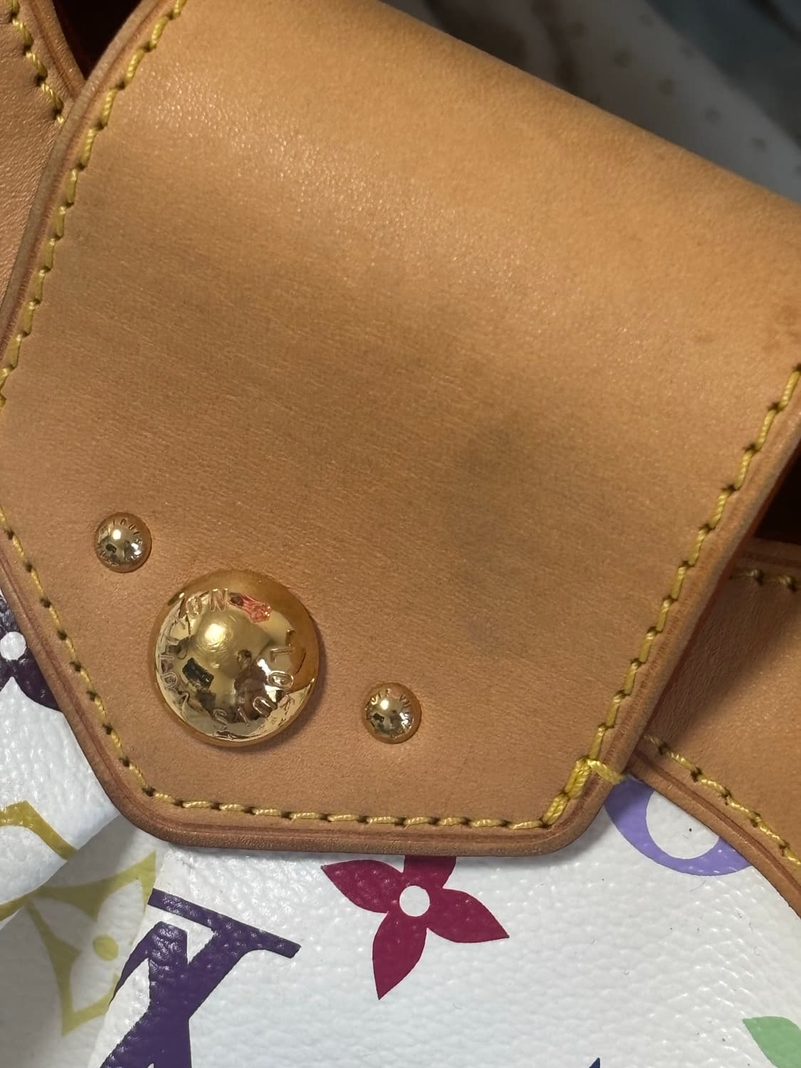 루이비통 멀티 우슐라 화이트 판매합니다 상품이미지3