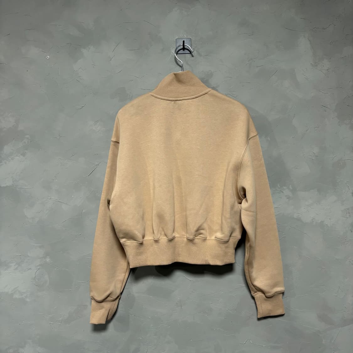 나이키 스우시 반집업 맨투맨 베이지 세미크롭 상품이미지4