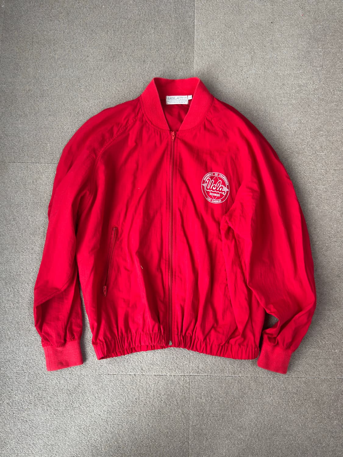 올드스쿨 UCLA 스포츠 레드 윈드브레이커 상품이미지1