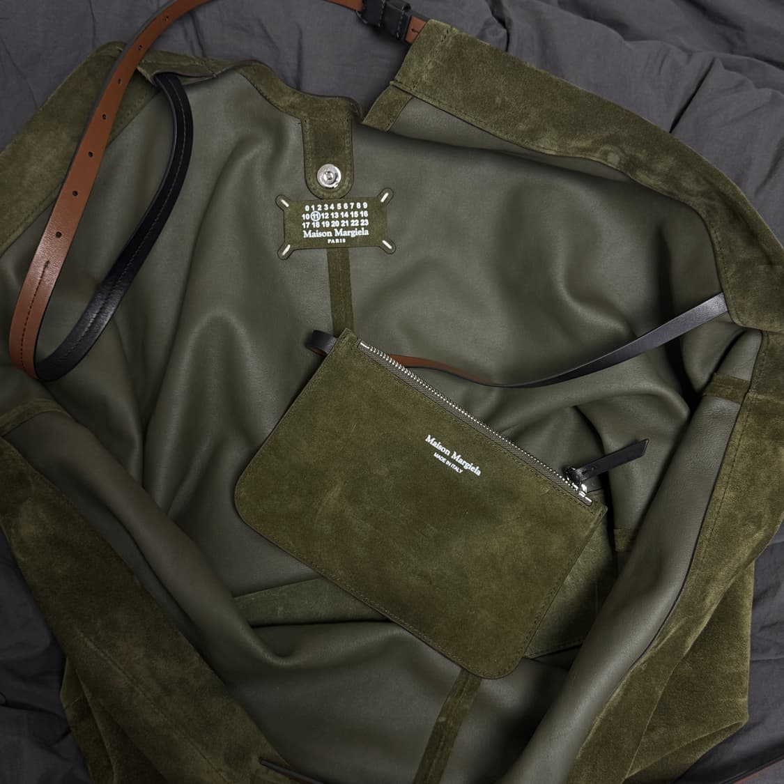 메종 마르지엘라 카키 스웨이드 숄더백 상품이미지4