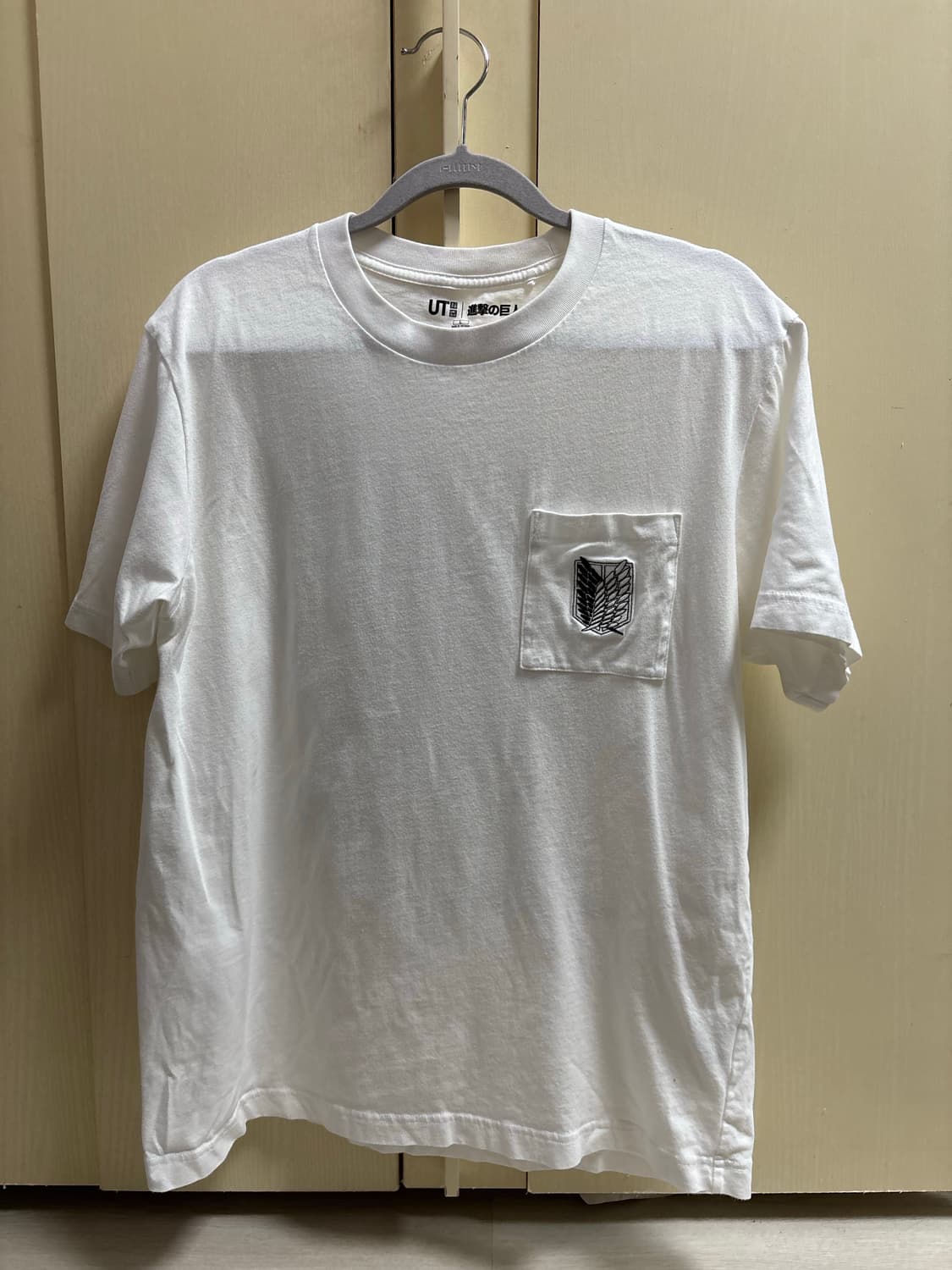 유니클로 일본 한정 진격의 거인 콜라보 반팔 티셔츠 상품이미지3