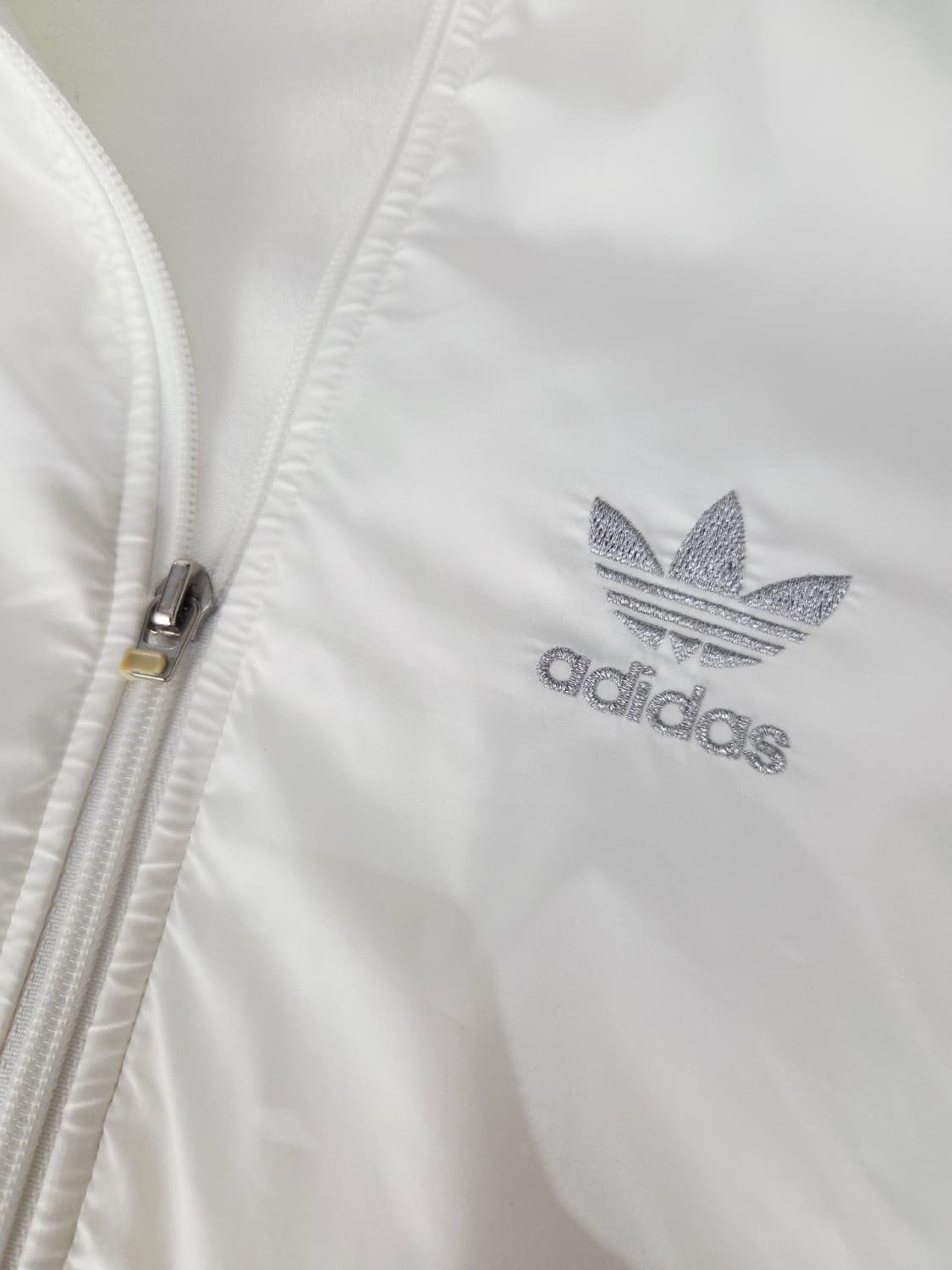 아디다스 우먼스 화이트실버 트랙탑 져지_95 상품이미지4