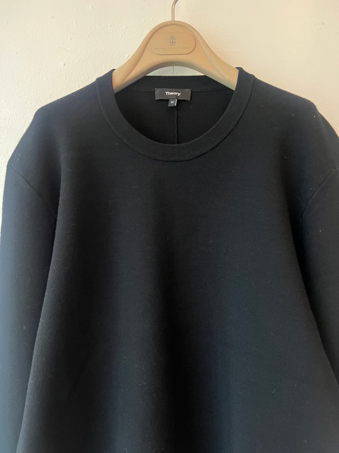 띠어리 남성 블랙 니트티셔츠 라운드니트  상품이미지1