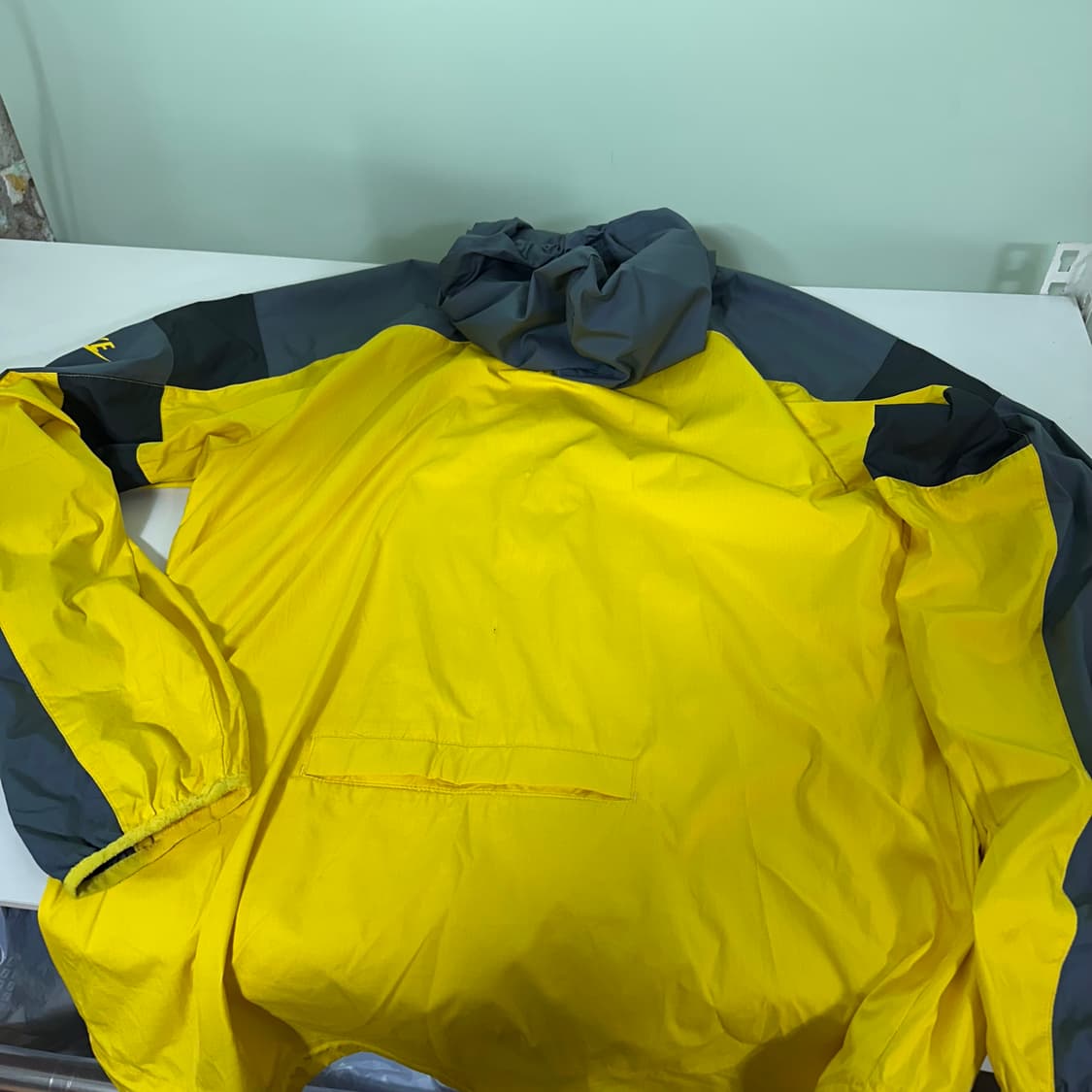 L 나이키 형광그레이 투웨이 암로고 후디 밑단스트링 런닝경량바람막이 상품이미지6