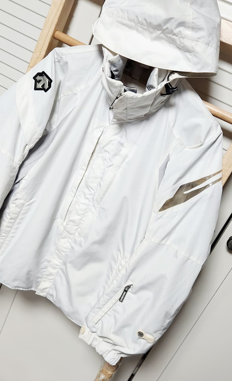 데상트 화이트 점퍼 바람막이 자켓 상품이미지3