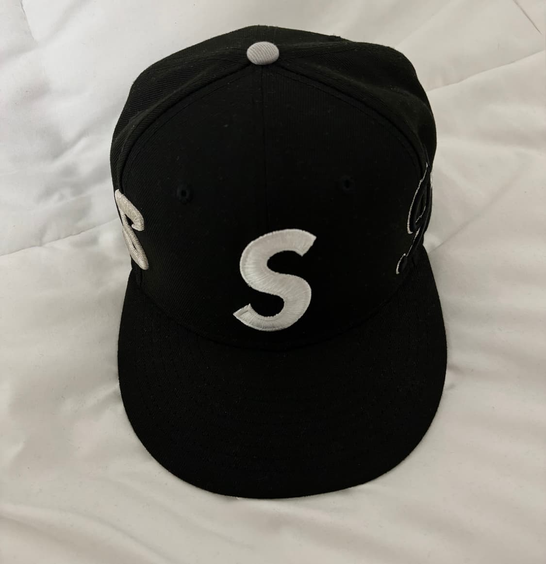 슈프림 멀티로고 뉴에라 71/4 상품이미지1