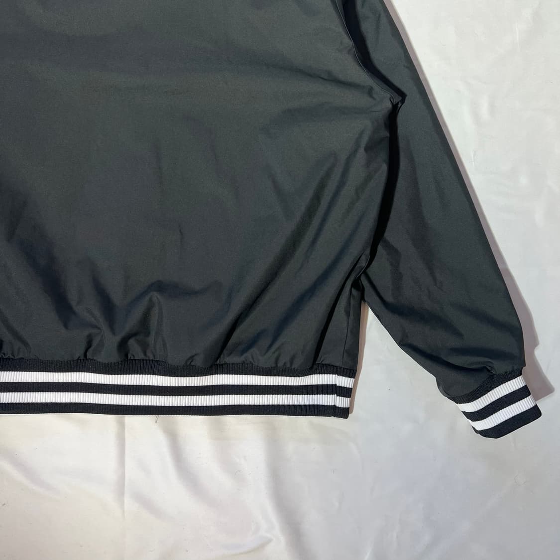 [L/100]뉴발란스 KT WIZ 점퍼 상품이미지8