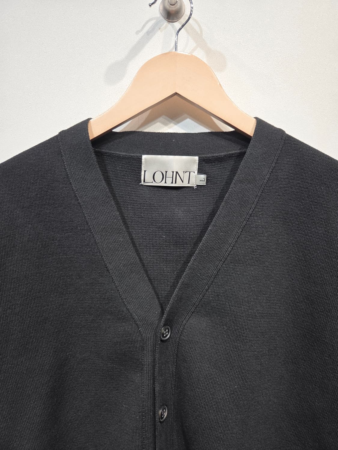 LOHNT 론트 코튼 100% 브이넥 가디건 블랙 상품이미지3
