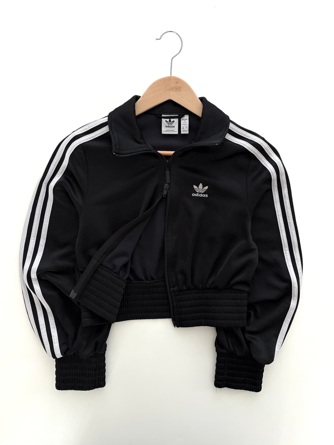 Adidas 아디다스 블랙 컬러 크롭 트랙 자켓 상품이미지9