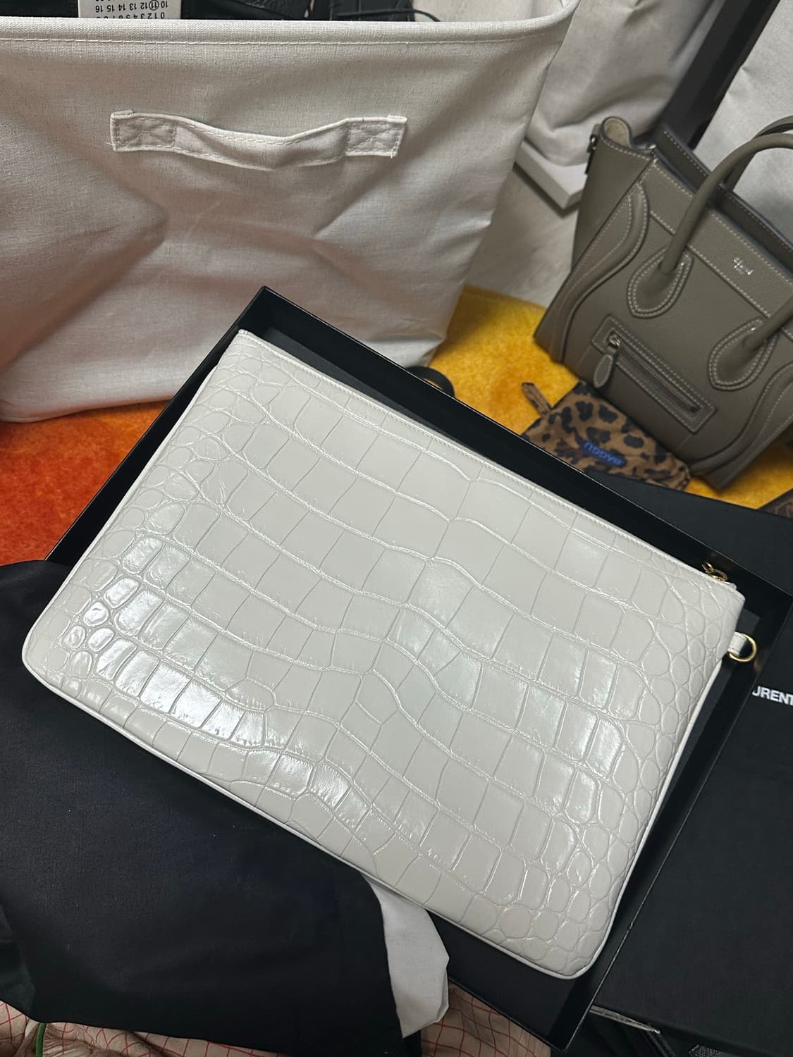 생로랑 크로커다일 클러치백 새상품 상품이미지2