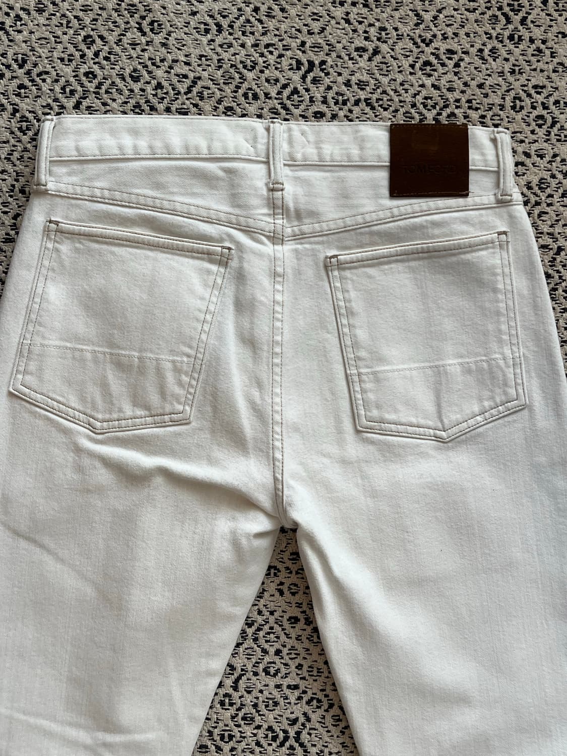 톰포드 스웨이드 패치 크림진 테이퍼드 핏  상품이미지4