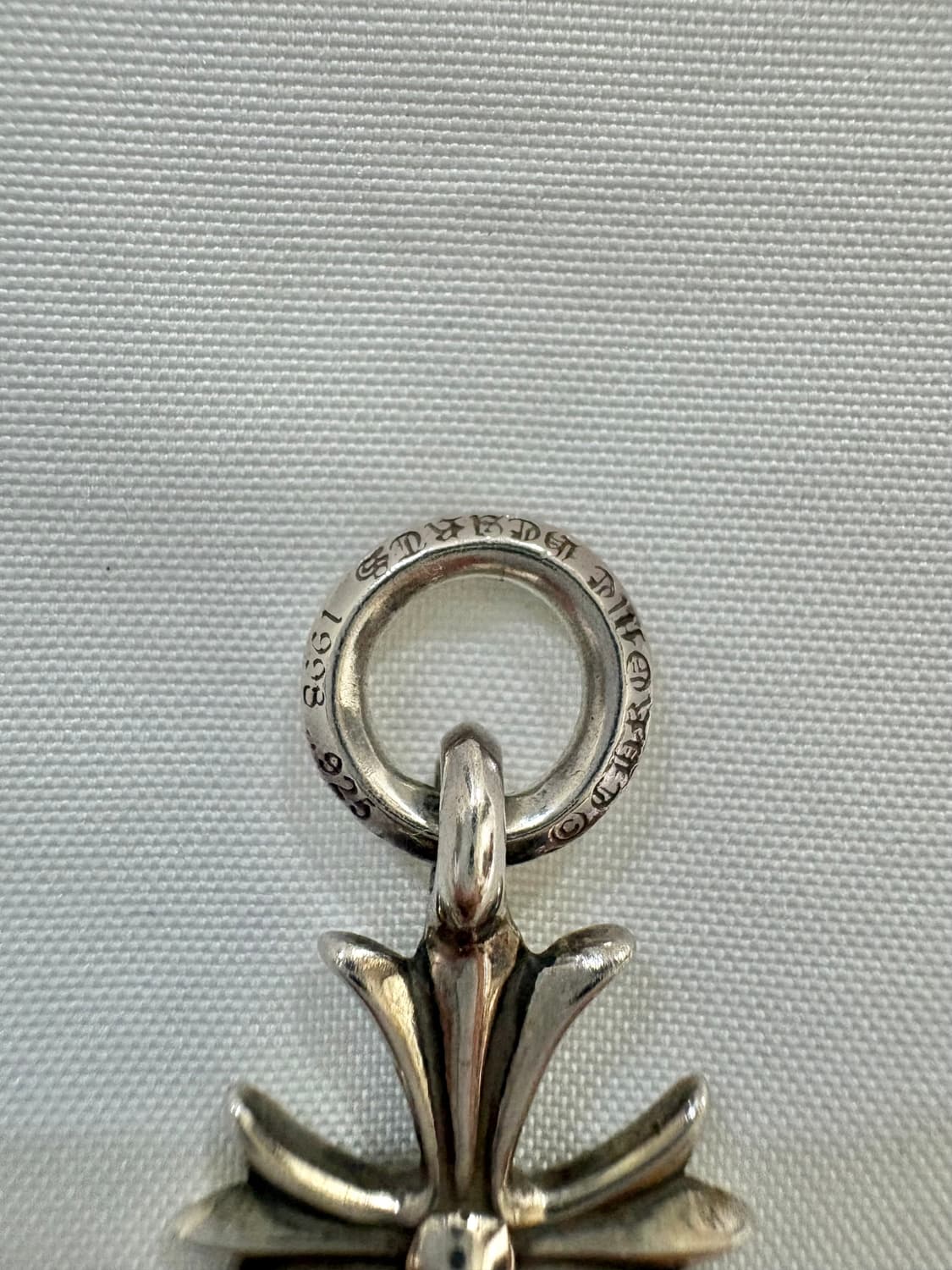 [크롬진 구매] 정품 크롬하츠 타이니 크로스 팬던트 팝니다 상품이미지2