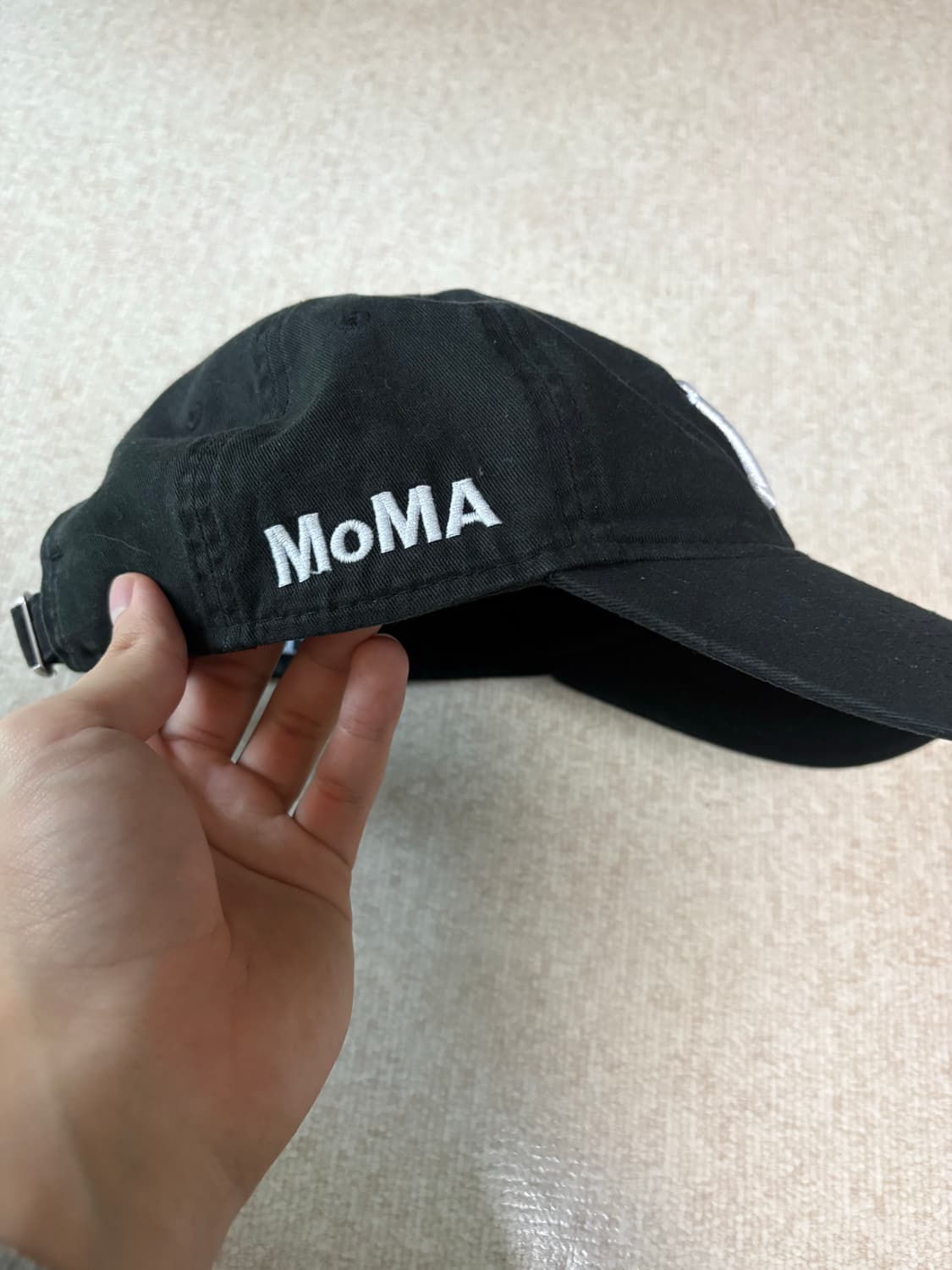 뉴에라 모마 콜라보 블랙 볼캡 상품이미지2