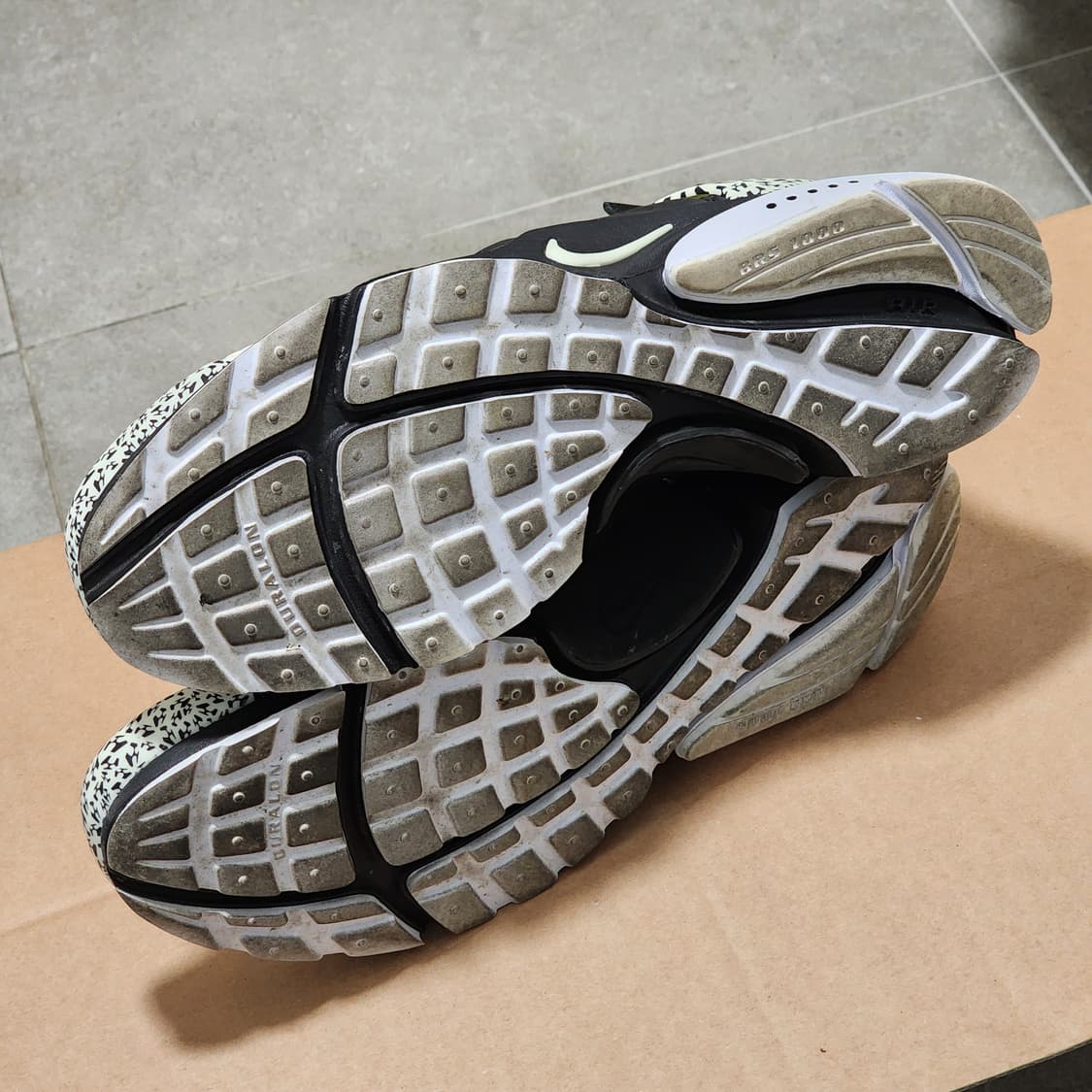 나이키 × 아크로님 에어 프레스토 미드 다이나믹 옐로우 상품이미지5