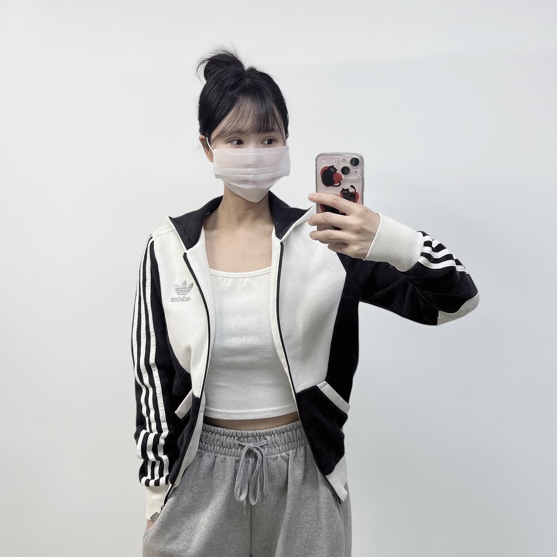 아디다스 불꽃 로고 화이트 패치 후드집업 상품이미지1