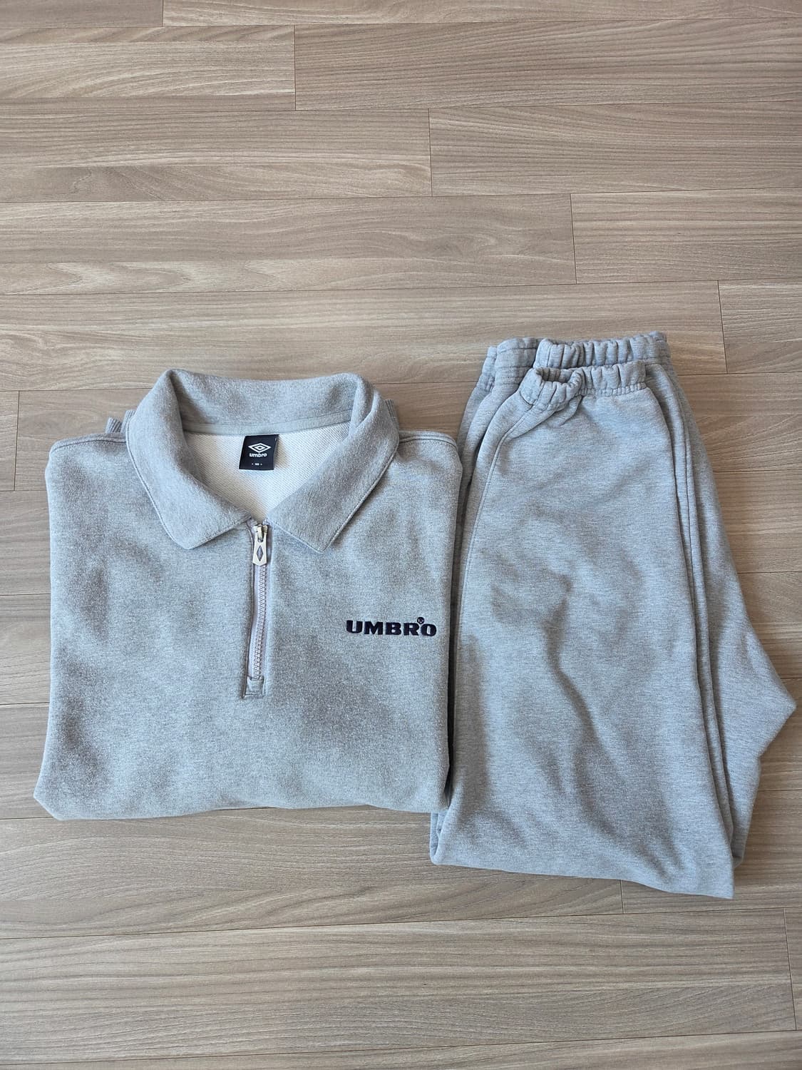 엄브로 트레이닝 셋업 (100/75) 상품이미지1