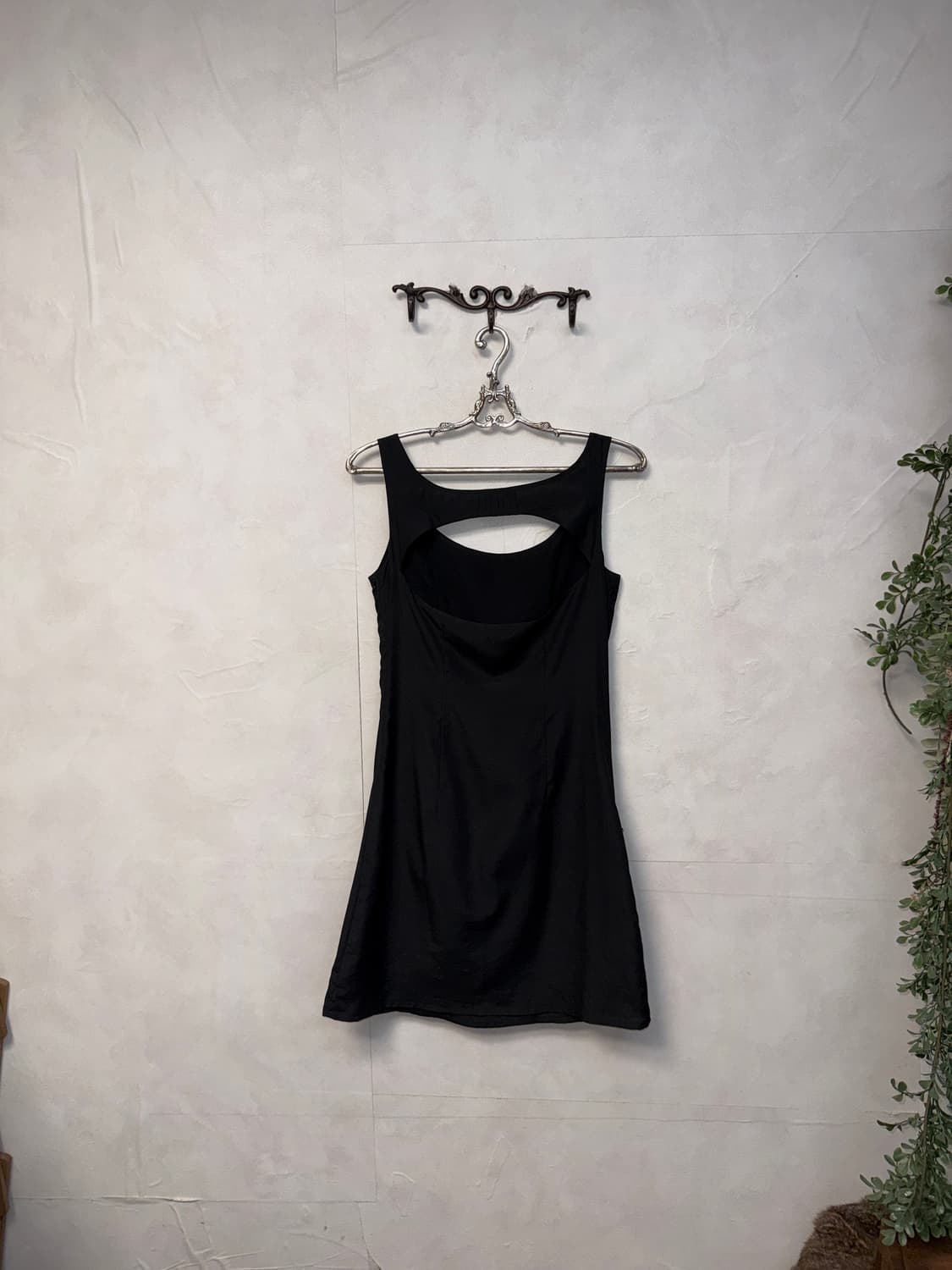 Black pleats flower back slit silk ops 상품이미지5