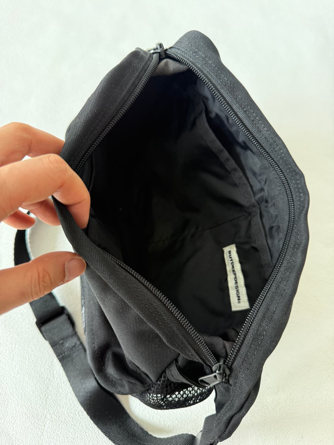 BUTDEEPDESIGN 나일론 크로스백 상품이미지7