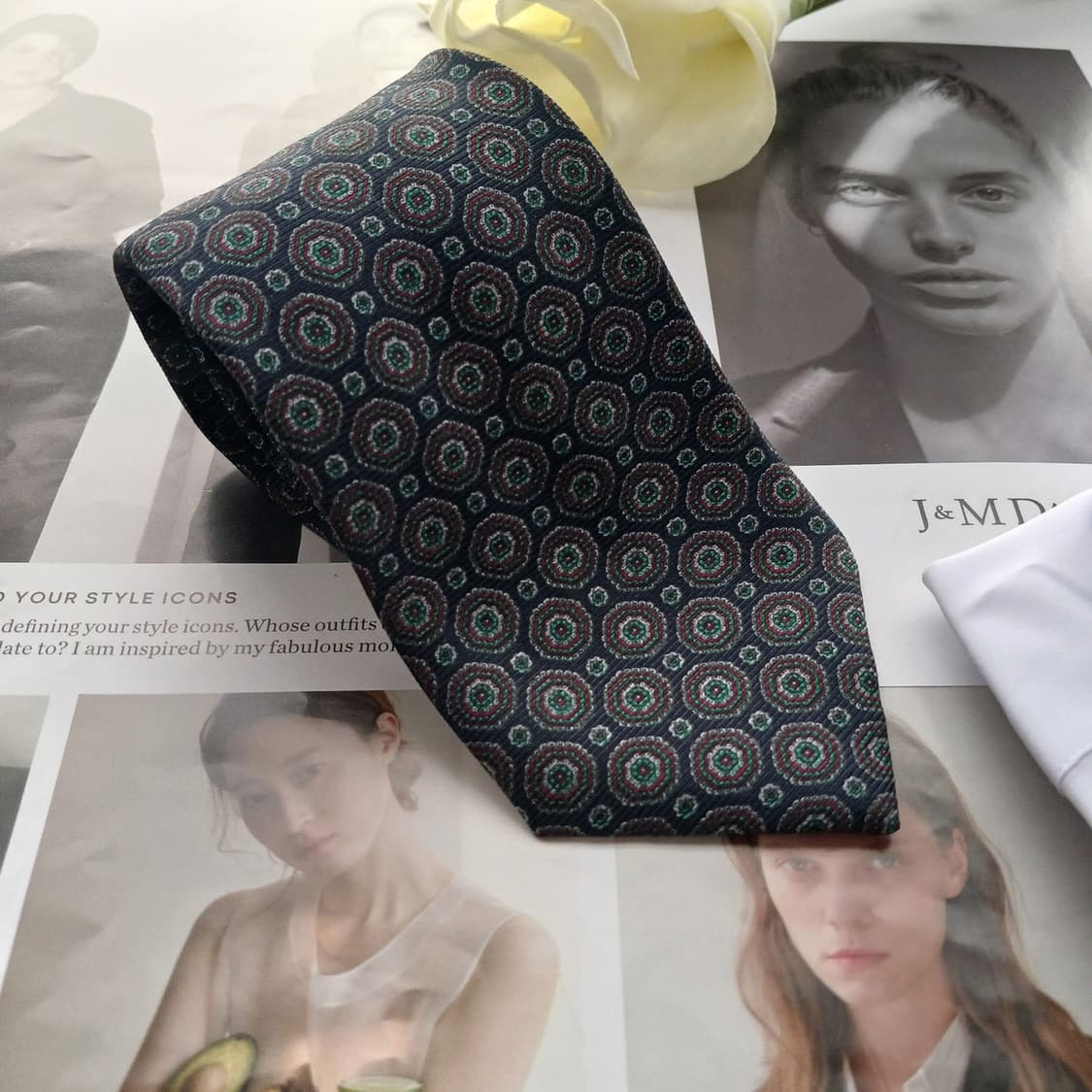 타이렉 실크 네이비 지오메트릭 넥타이 8.8cm A+등급 A18613
 상품이미지1