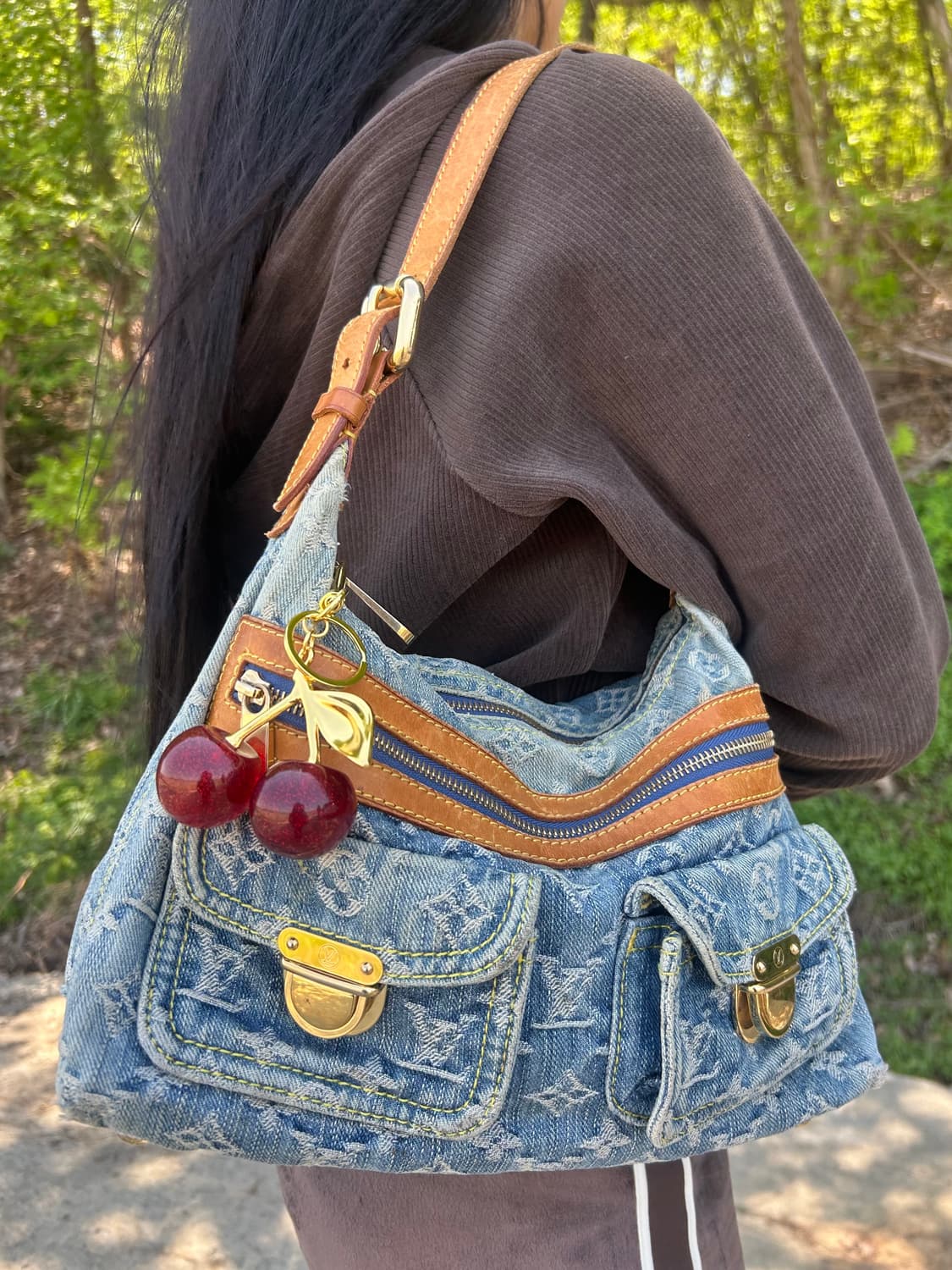 레어🩵)) 루이비통 데님 모노그램 숄더백 🍒 Y2K 빈티지 감성 상품이미지1