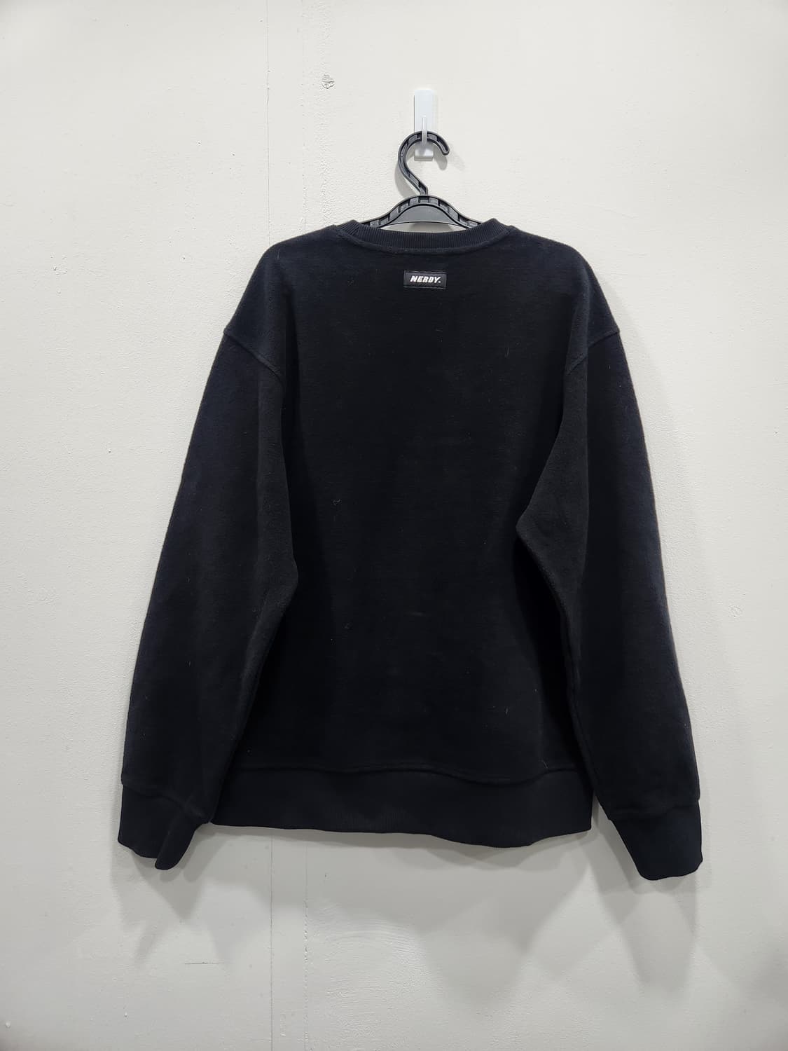 널디 겉감 부들부들 재질의 맨투맨 여성 S~M사이즈 오버핏 상품이미지4