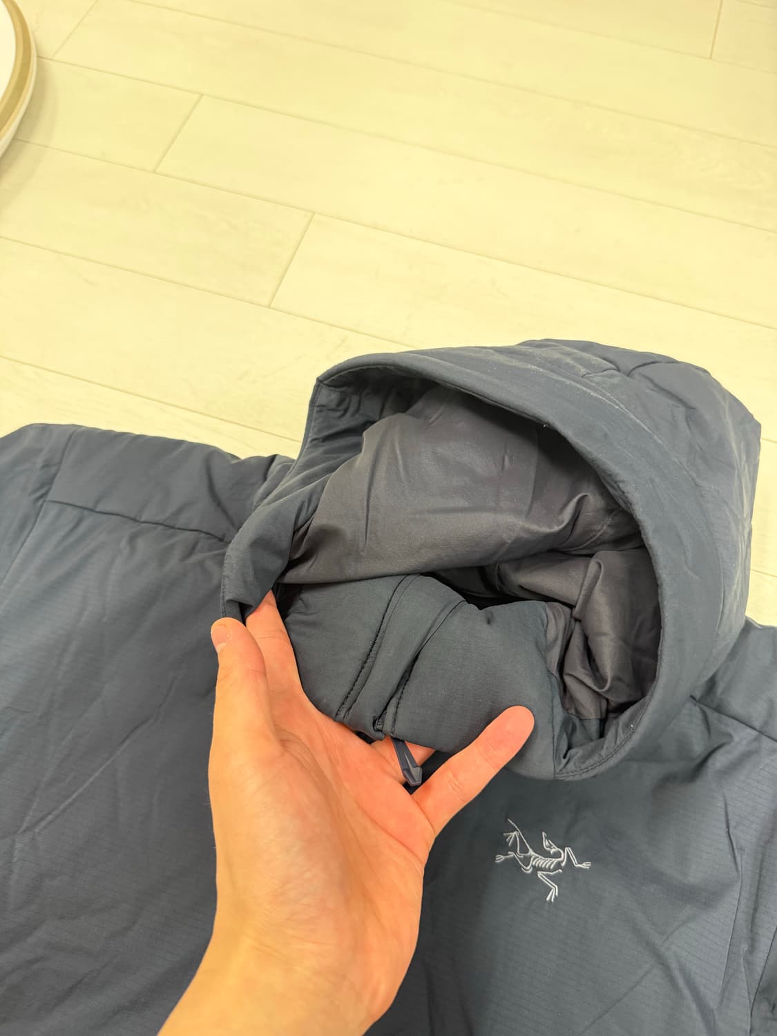 아크테릭스 아톰 헤비웨이트 M 사이즈 블랙 사파이어   상태 9.5/10 상품이미지5