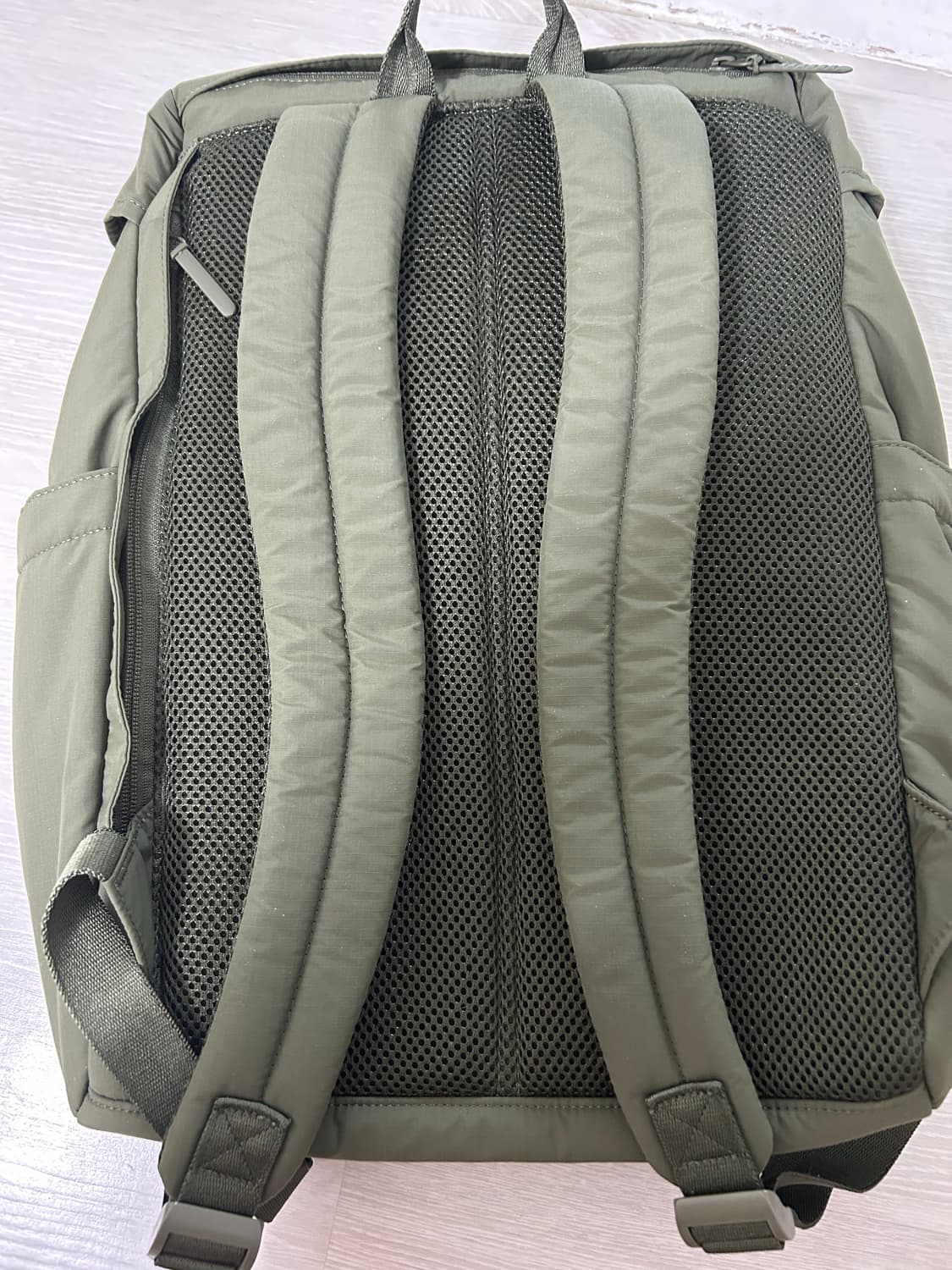 유니클로 멀티 포켓 백팩 카키 상품이미지2