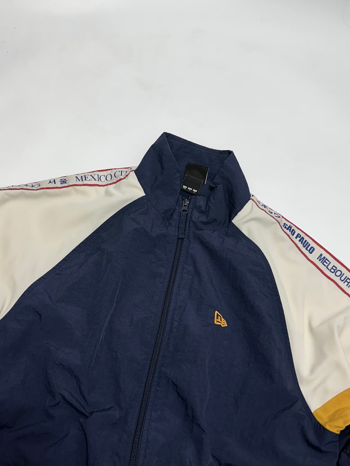 뉴에라 월드와이드 스펠아웃 트랙자켓 바람막이 상품이미지3