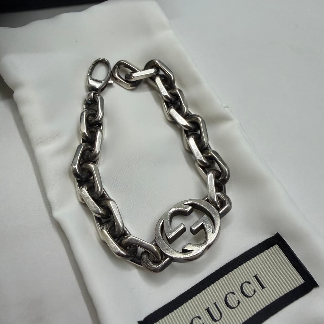 구찌 인터로킹G 와이드팔찌 18호 상품이미지2