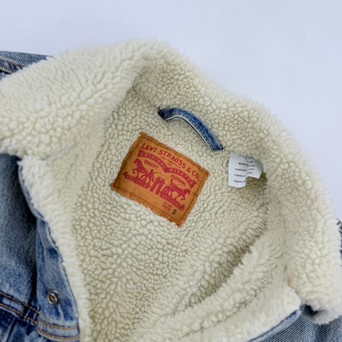 리바이스 스탠다드 쉐르파 트러커 청자켓 상품이미지4