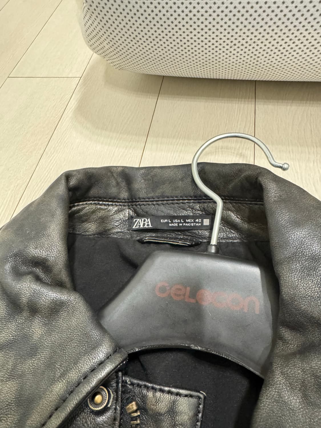 자라 워싱 이펙트 레더 점퍼 상품이미지2