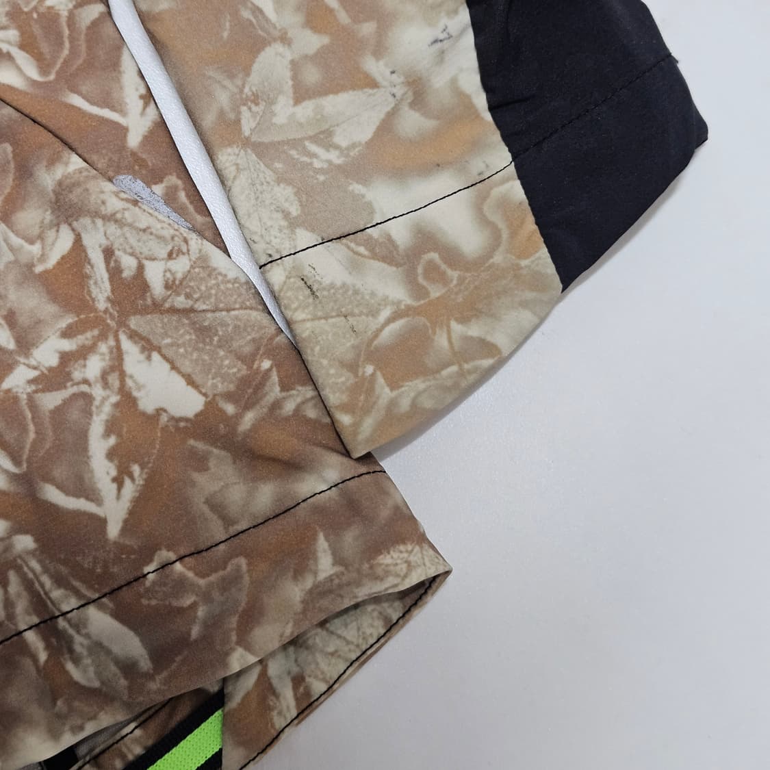 L 100 뉴발란스 러닝 리얼트리 카모 스판 바람막이 상품이미지5