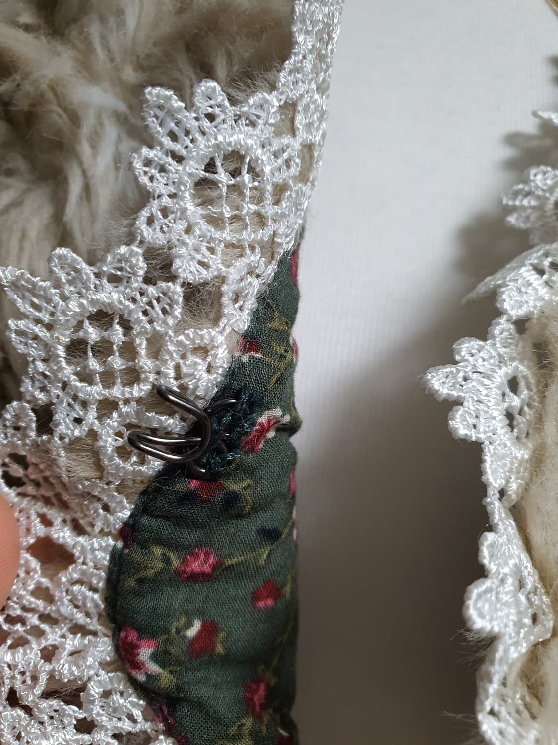 [갸루] 베이지 퍼 털 조끼 레이스 디테일 상품이미지2