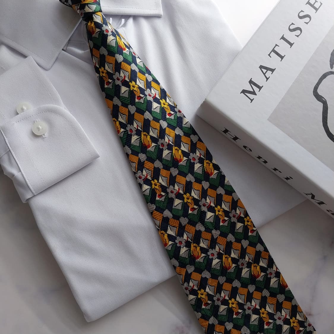 웅가로 실크 네이비&옐로 플로럴 넥타이 9.9cm A+등급  K1234
 상품이미지7