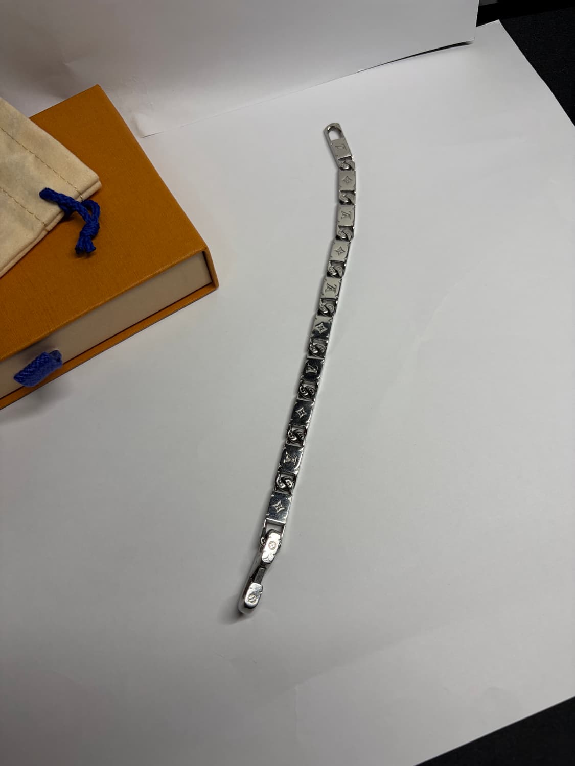 루이비통 모노그램 타이드 업 팔찌 상품이미지7