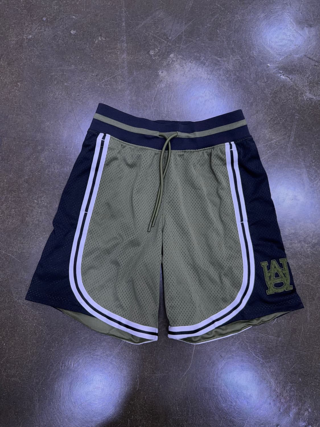 언더아머 메쉬 코트사이드 반바지 9인치 쇼츠 카키 블랙 L 상품이미지4