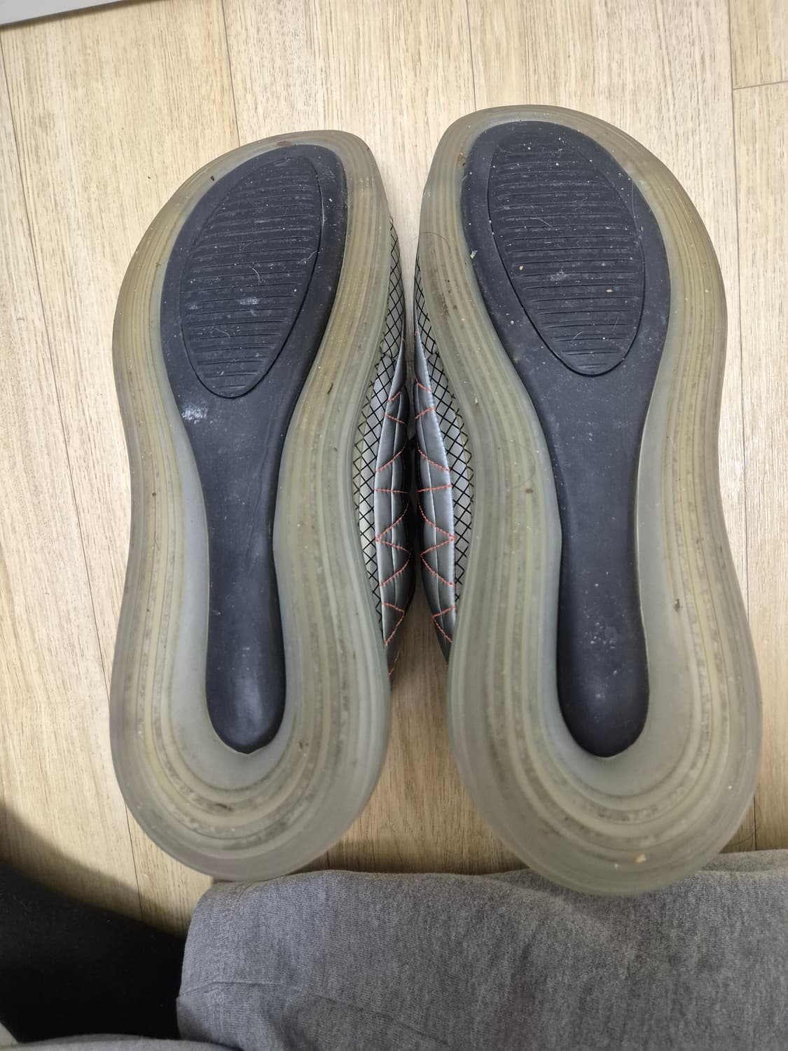 나이키에어맥스 720 실버 상품이미지5