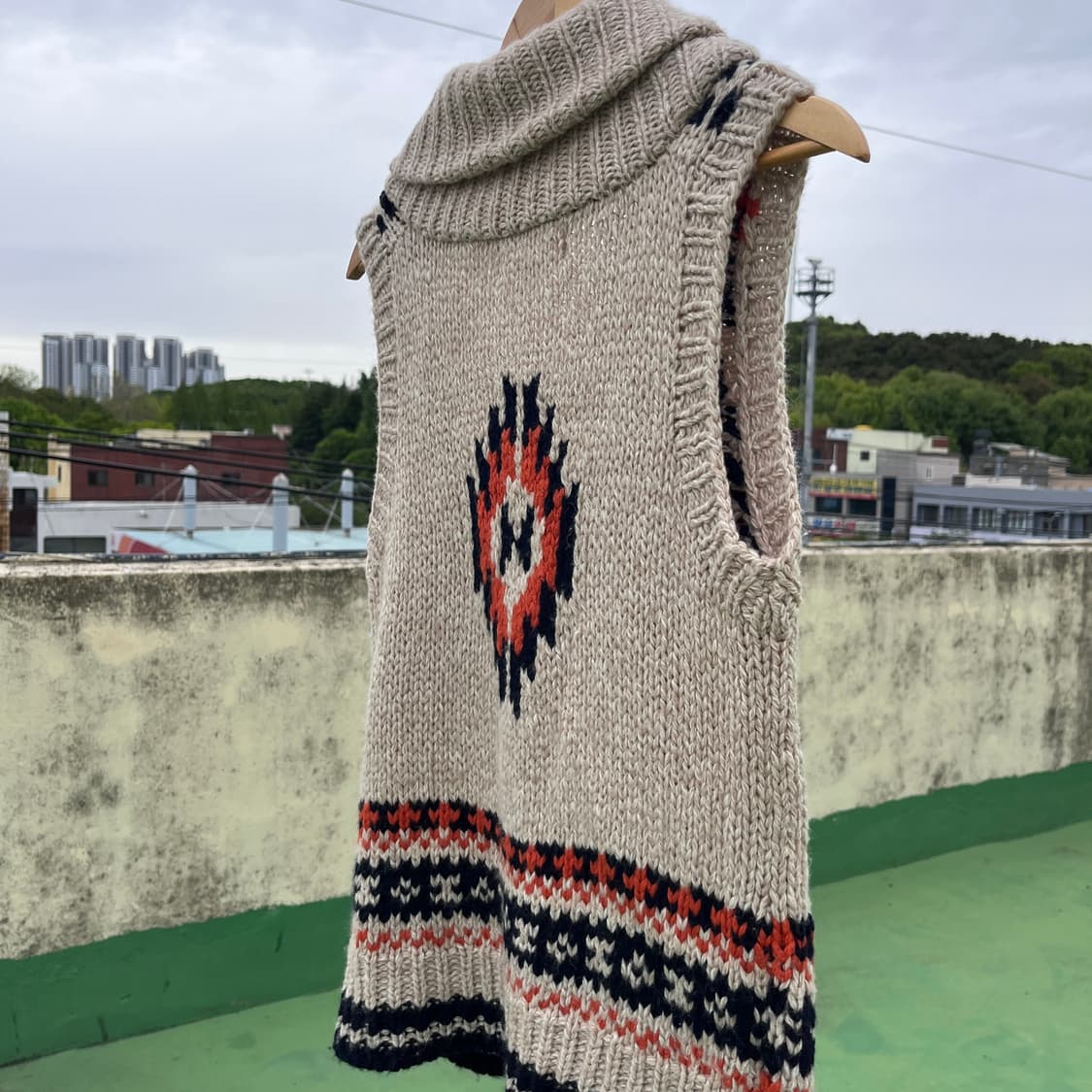 Letter Navajo Pattern cowichan knit vest 상품이미지3